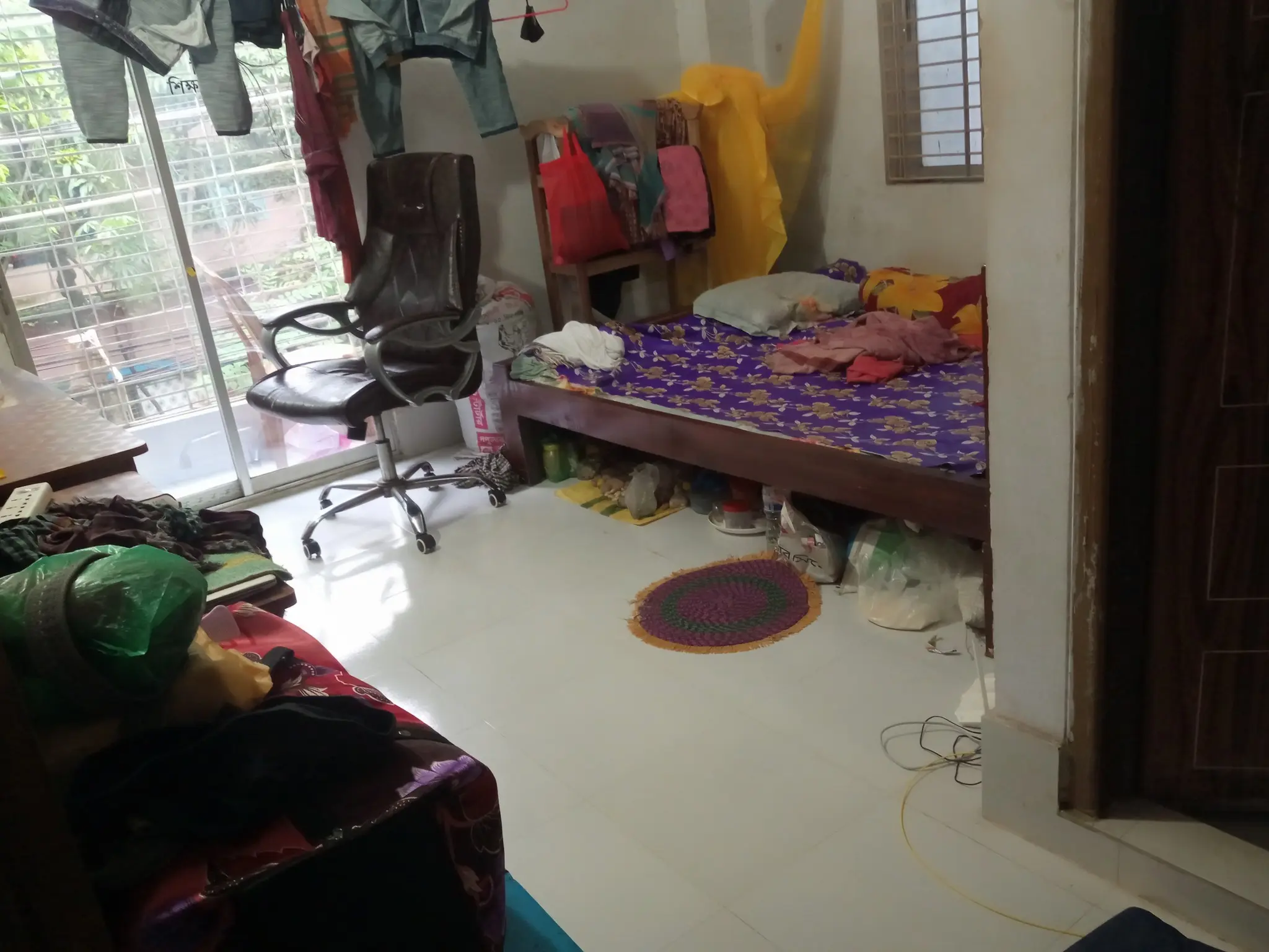 ১ রুমে ২ সিট 1 সিট হিন্দু ফাকা আছে